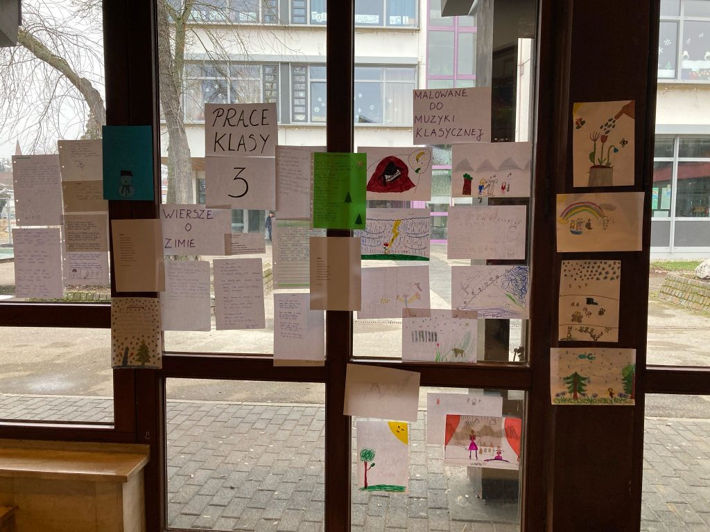 Zimowe wiersze i „Zabawa sztuką” w klasie trzeciej