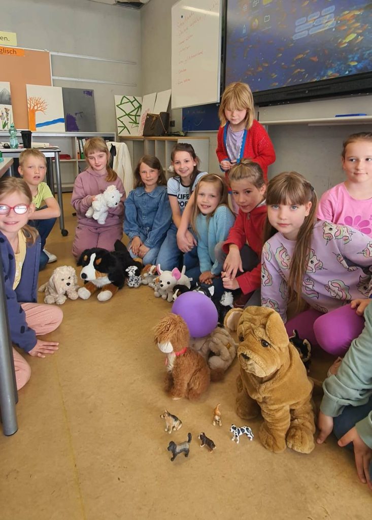 Spotkanie z dogoterapeutką w klasie 2 SP